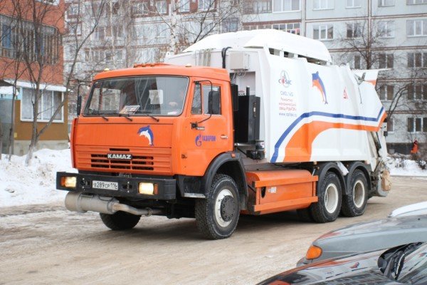 В компании МУП «Горкоммунхоз» проходил эксплуатационные испытания газомоторный мусоровоз с задней загрузкой CMZL-16G