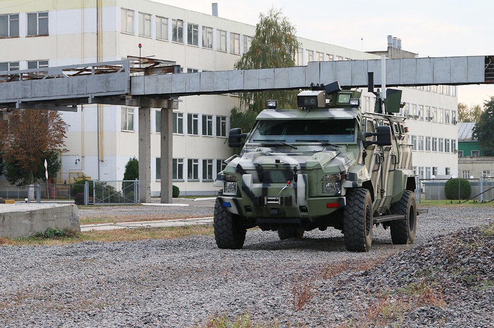 беспилотный бронеавтомобиль на базе КрАЗ-Спартан (фото ПАО «АвтоКрАЗ»)